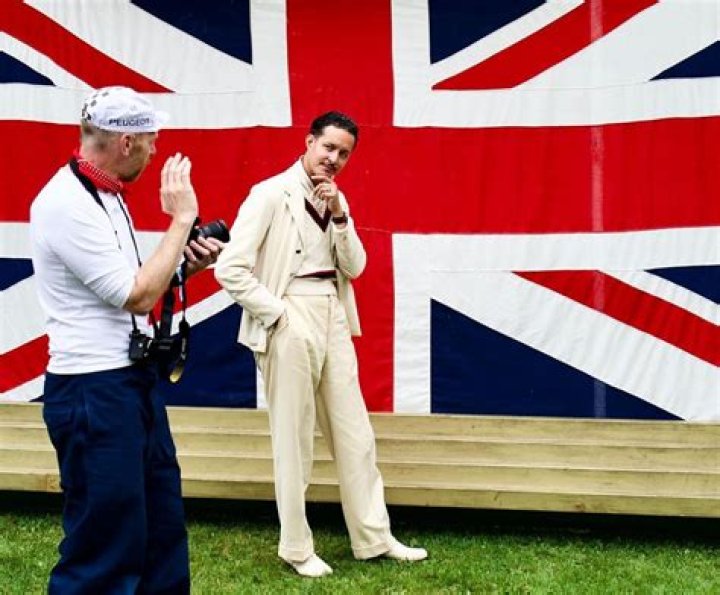 
Is Lee Ingleby Gay? Sexuality Partner And Parents 