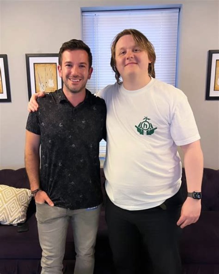 Is Lewis Capaldi Married? Lewis Capaldi Age, Net Worth, Girlfriend, Family, Biography, Ethnicity And Height