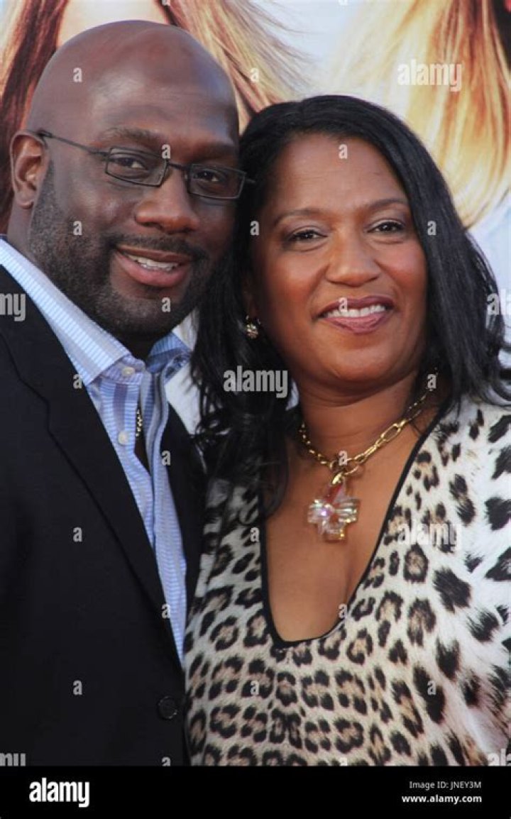 
Is Mike Jones Married to Wife? Mike Jones’ Biography 