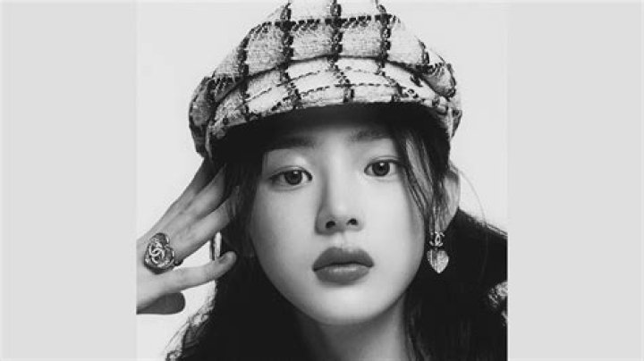 
“It’s really fascinating seeing different sides of myself”: NewJeans Minji dishes on her experience as a Chanel brand ambassador 