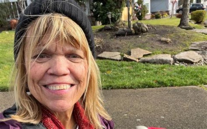 
“It’s sickening”: Little People, Big World fans feel Amy is secretly liking the rift between Matt and Zach 