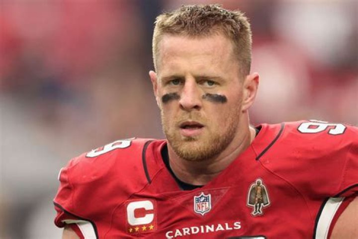 
J.J. Watt Reveals He Had Heart ‘Shocked Back Into Rhythm’ Thursday, Says ‘I’m Playing Today’ 