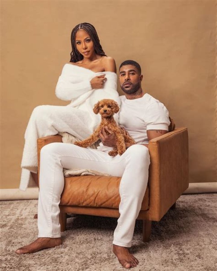 
JA Happ Height, Weight, Net Worth, Age, Wiki, Who, Instagram, Biography 