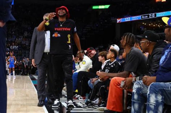 
Ja Morant Dad Tee Morant Is An Usher Doopelganger, Latest Appearance In Game Puts Fans In A Frenzy 