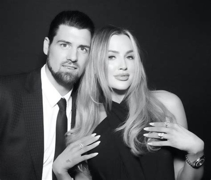 Jamie Benn Is Engaged To Girlfriend Jessica Anne Bennett As Congratulations Are In Order