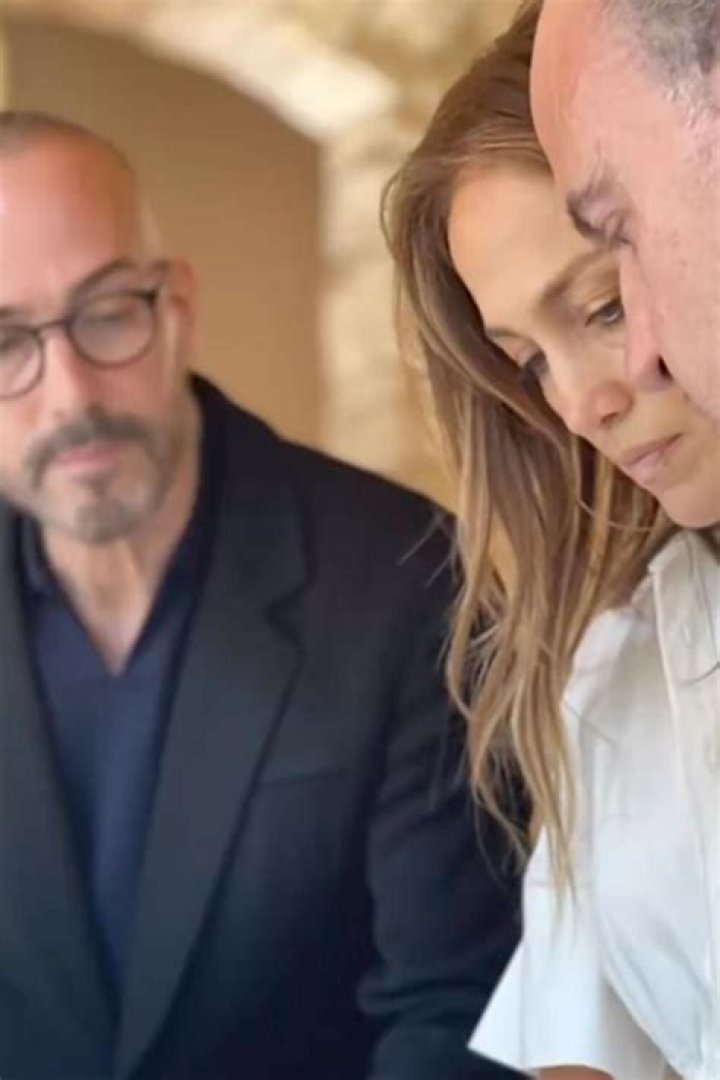 
Jennifer Lopez Celebrates ‘One of The Best Years Yet’ by Sharing Never-Seen-Before Wedding Photos 