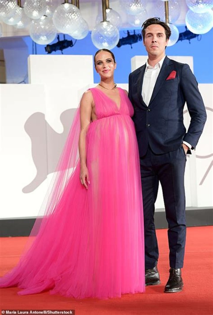 
Jessica Brown Findlay Is Pregnant With Husband Ziggy Heath, Find Her Baby Bump Photos From The Red Carpet 