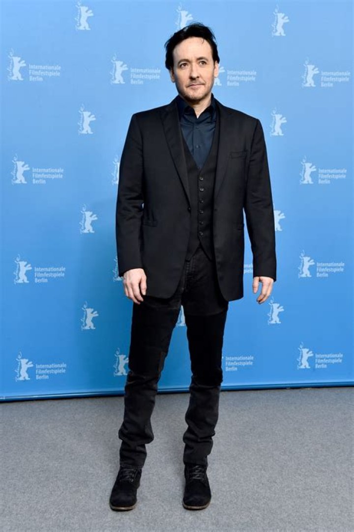 John Cusack Height, Weight, Net Worth, Age, Birthday, Wikipedia, Who, Instagram, Biography