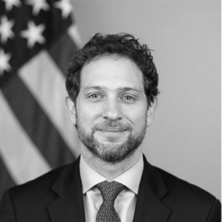 
Jon Finer Age, Birthday, Wikipedia, Who, Nationality, Biography 