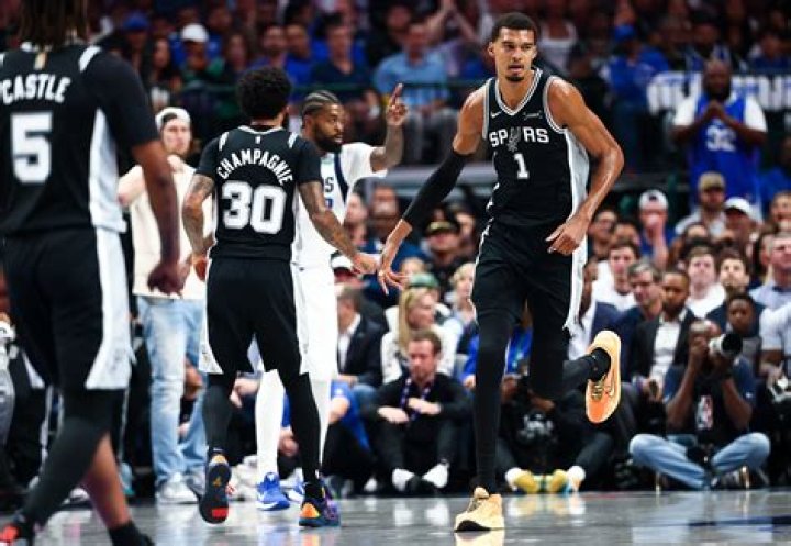 
Justin Champagnie And His Twin Brother Julian Champgnie Are Both NBA Athletes 