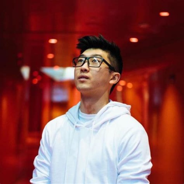 Justin Kroma Height, Weight, Net Worth, Age, Birthday, Wikipedia, Who, Instagram, Biography