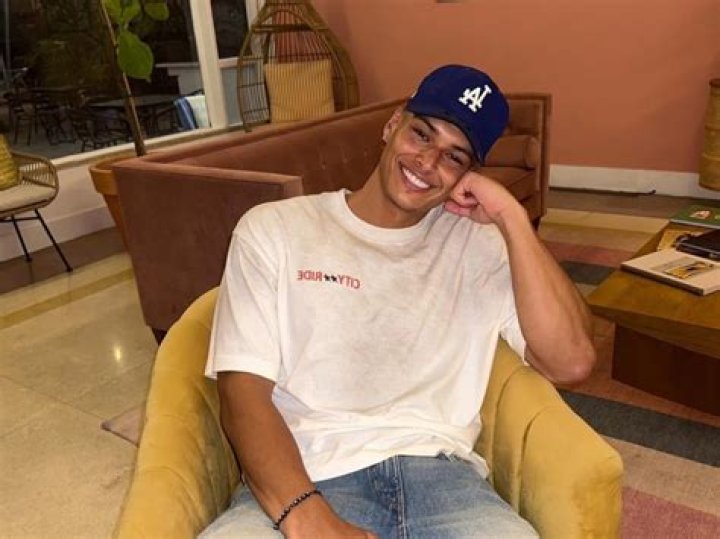 
Keith De Lacy Height, Weight, Net Worth, Age, Birthday, Wikipedia, Who, Nationality, Biography 