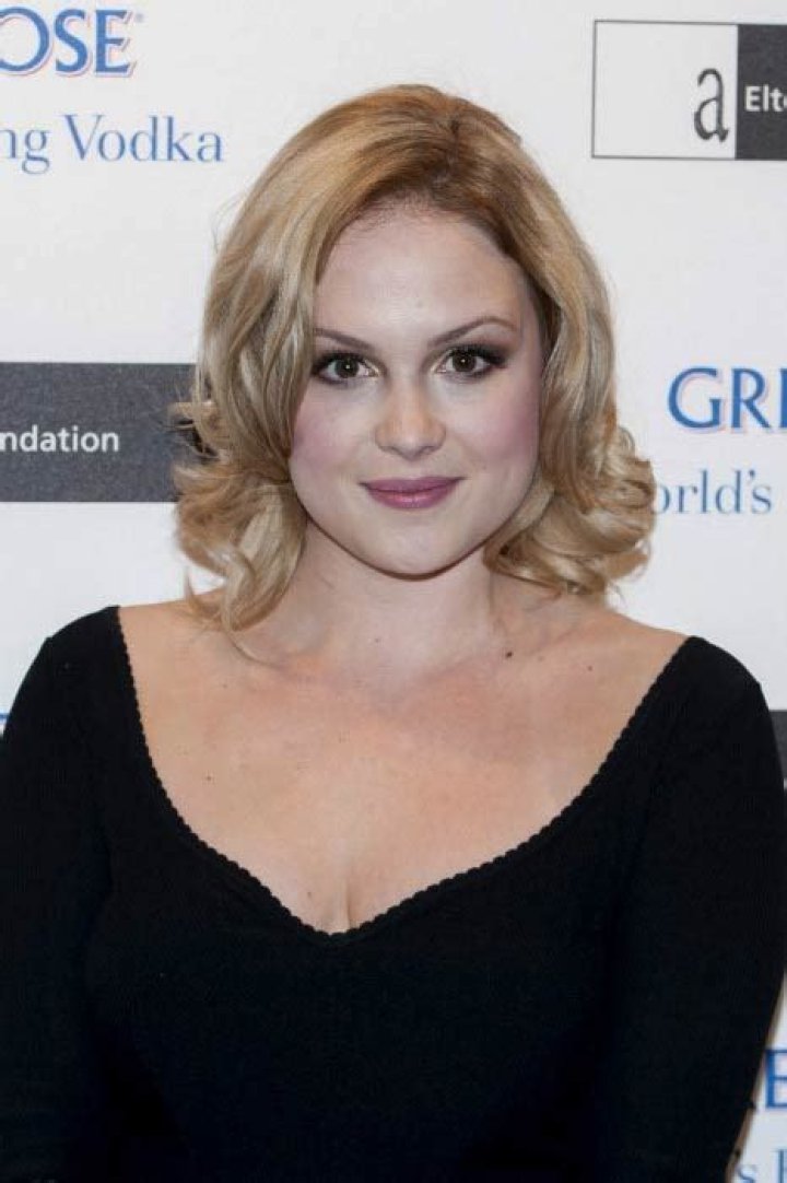Kimberley Nixon Height, Weight, Net Worth, Age, Wiki, Who, Instagram, Biography