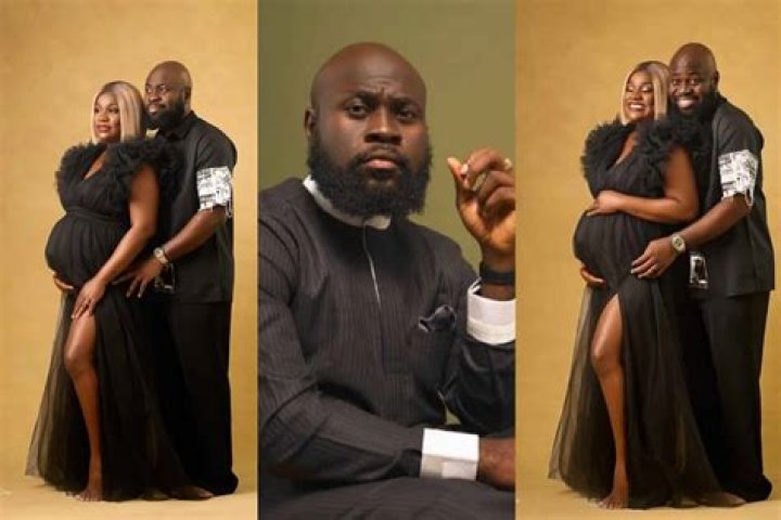 
Lasisi Elenu praises pregnant women while he is out with his fiancée, Nonso Adika. 