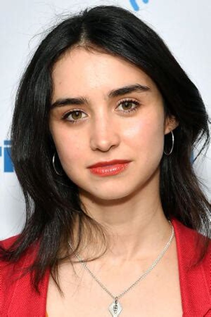 Libe Barer Height, Age, Boyfriend, Biography, Wiki, Net Worth