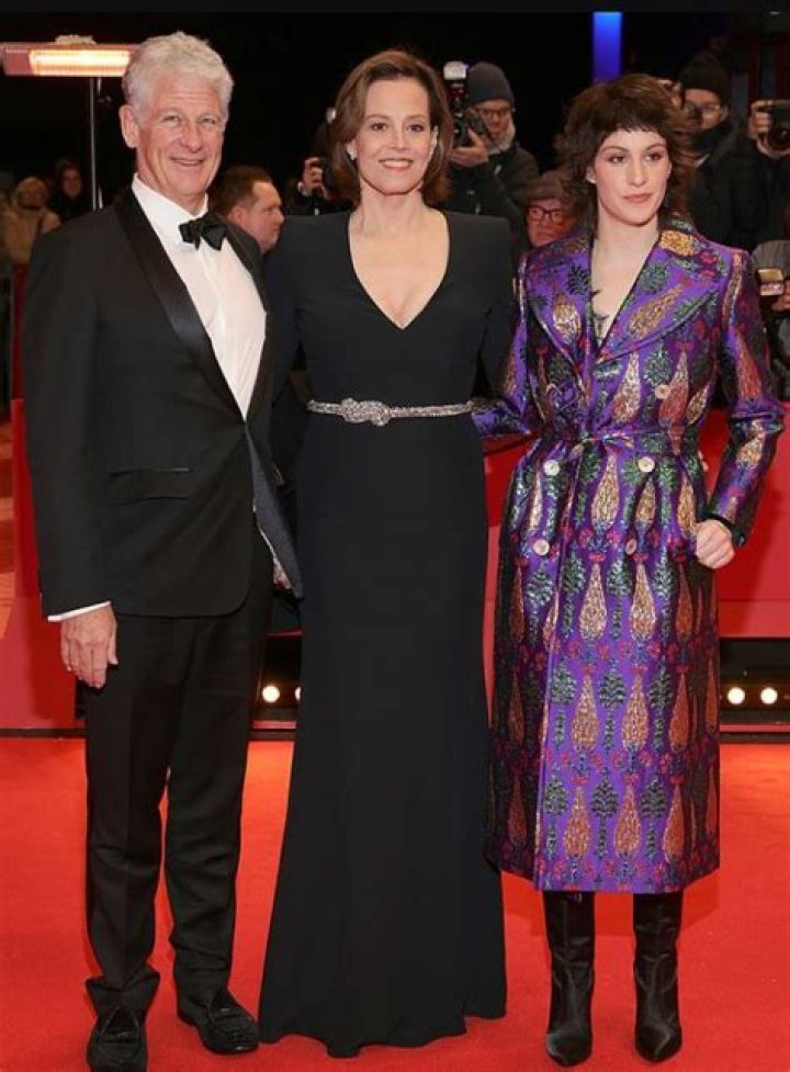 Lindsey Weaver Height, Weight, Net Worth, Age, Birthday, Wikipedia, Who, Nationality, Biography