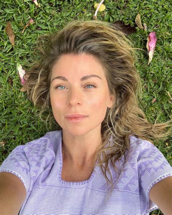 
Ludwika Sqantoyo Height, Weight, Net Worth, Age, Birthday, Wikipedia, Who, Nationality, Biography 