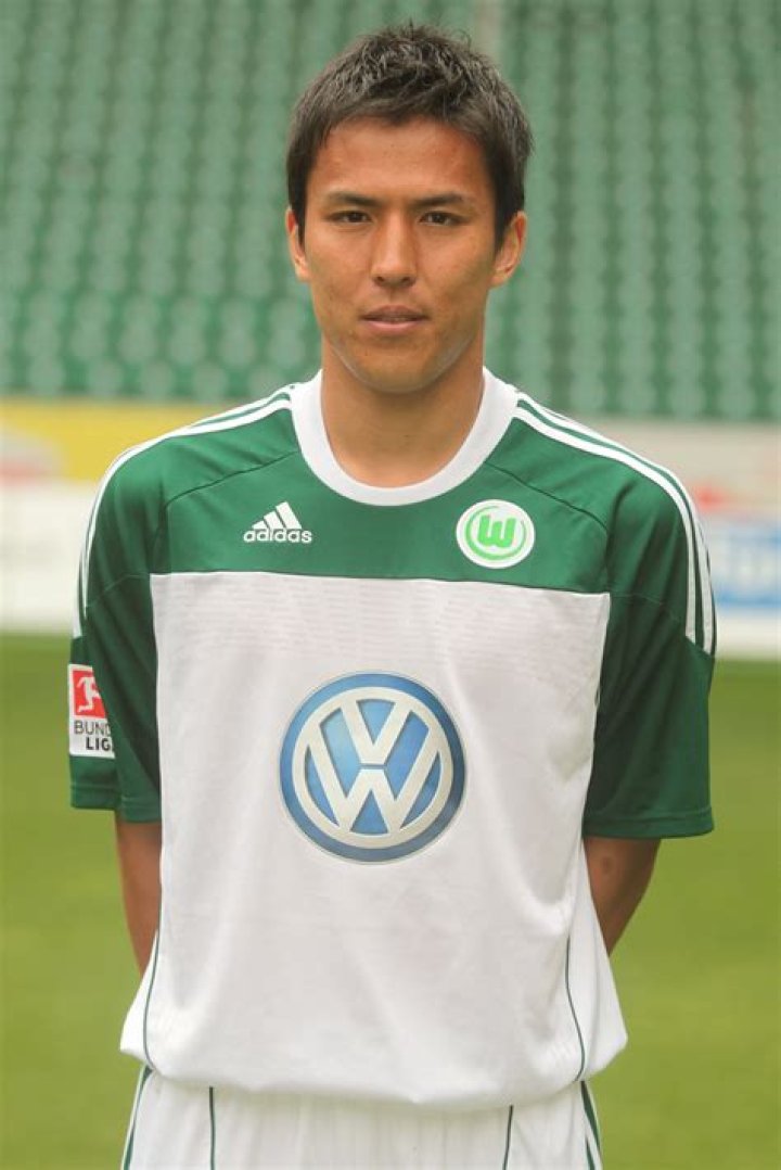 
Makoto Hasebe Height, Weight, Net Worth, Age, Wiki, Who, Instagram, Biography 