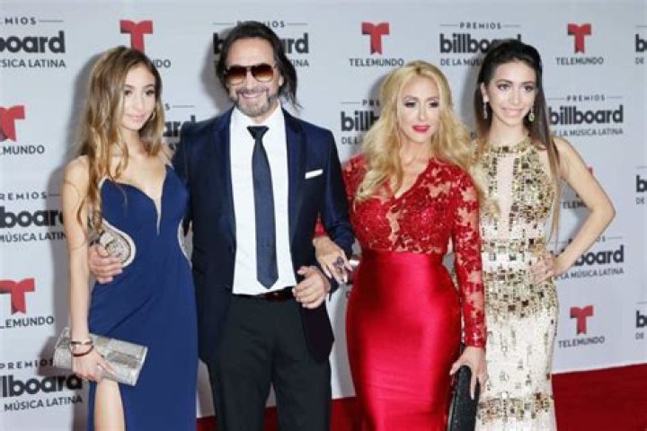 Marco Antonio Solis is Married to Wife: Cristian Solis. 4 Kids.