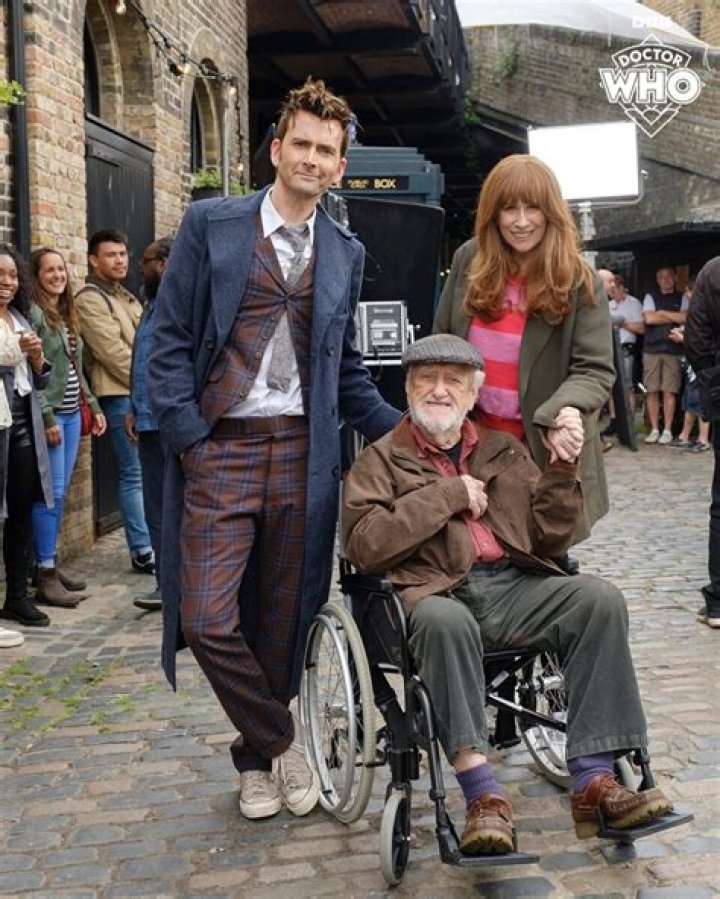 
Meet Gillian Cribbins, Wife Of Bernard Cribbins – Doctor Who Actor Dies At 93 