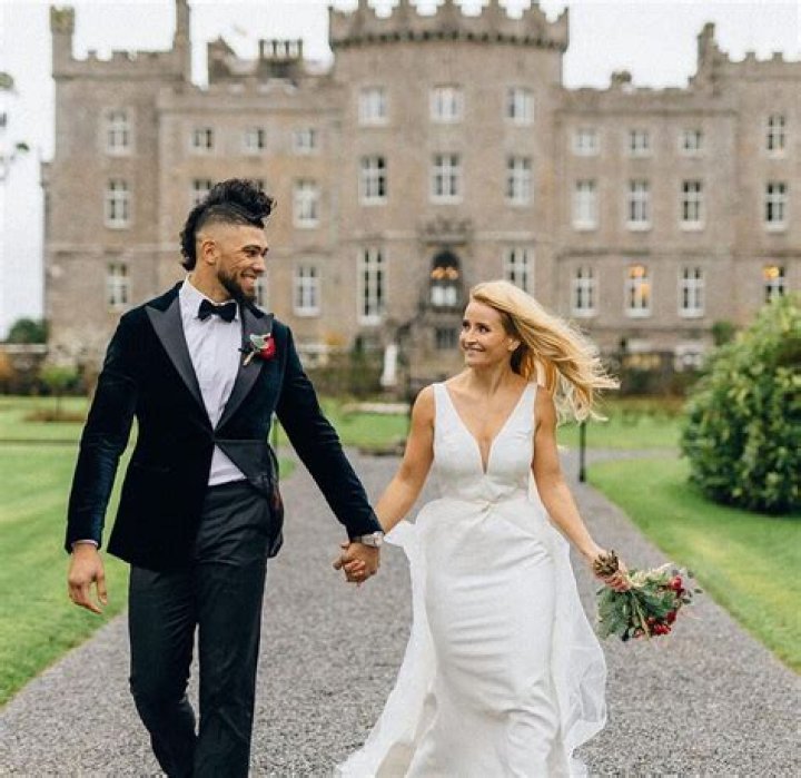 
Meet Johnny Walker Ufc Wife Tara Campbell Married Life And Age Gap 