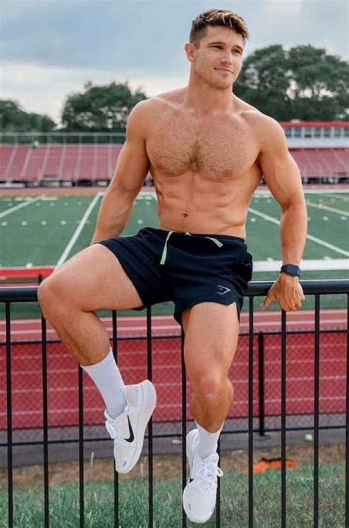 Megan Cushing Height, Weight, Net Worth, Age, Birthday, Wikipedia, Who, Nationality, Biography