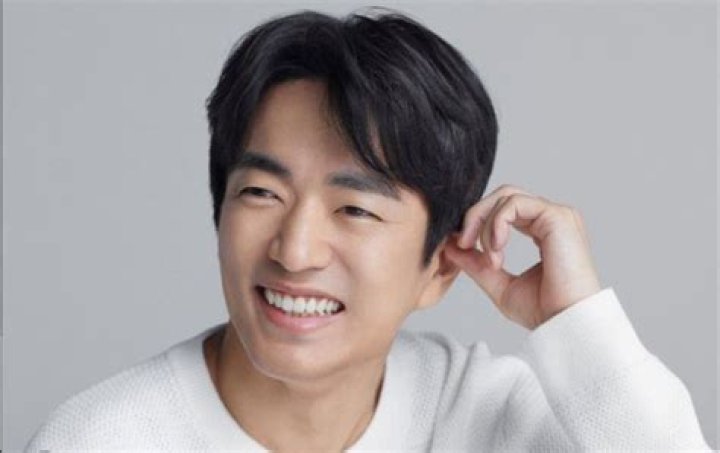 Moon-Sung Jung Girlfriend – Is He Dating Anyone? Family And Net Worth