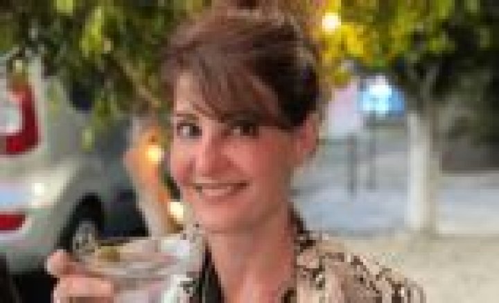 Nia Vardalos Eye Injury | What Happened To Her Eye