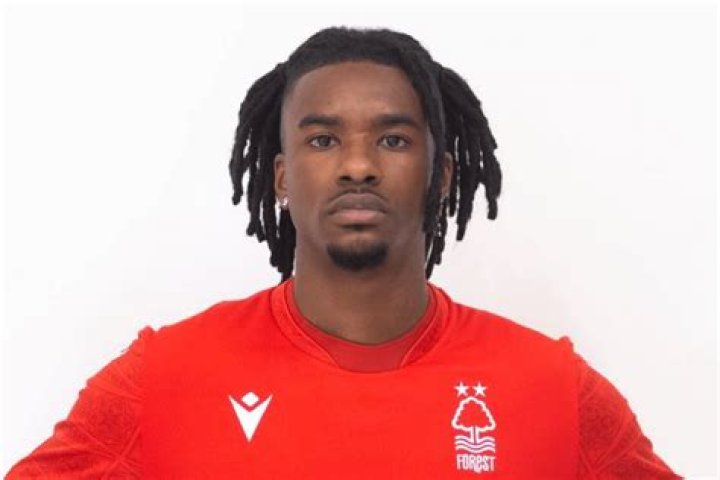 
Nottingham Forest confirm Omar Richards signing 