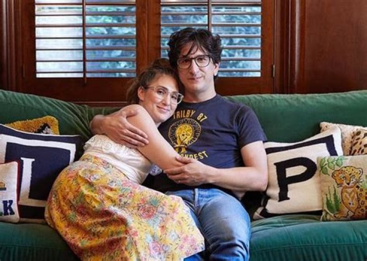
Paul Rust is Married to Wife: Lesley Arfin. Kids 