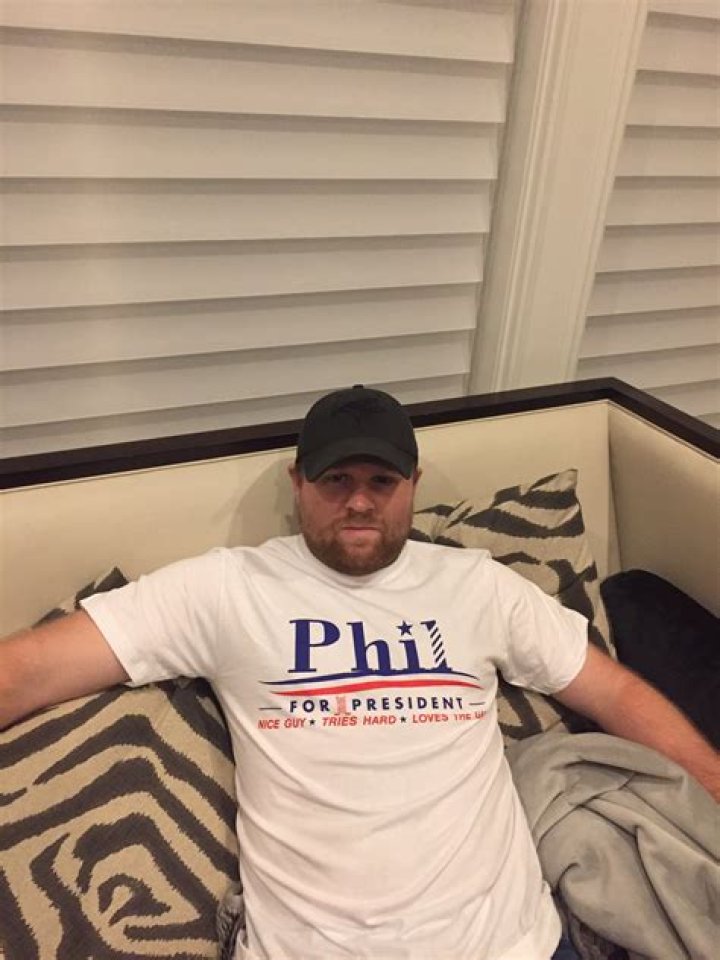 
Phil Kessel Wife Sandra Pereira Pregnant: Inside His Family With Kids 