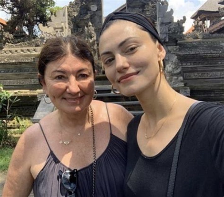 
Phoebe Tonkin Sister Abby Tonkin Is A Mother of One Year Old 