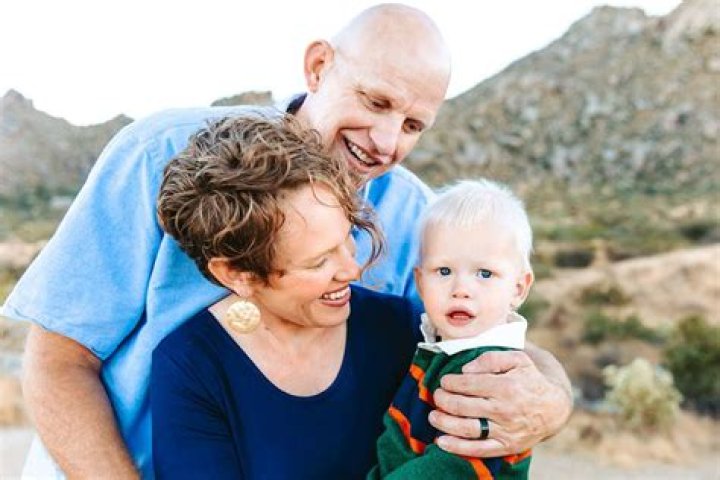 
Phoenix Dad Kills Wife, Toddler Son and Twin Baby Daughters in Murder-Suicide: ‘Complete Shock’ 