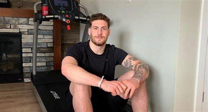 Pierre Luc Dubois Height, Weight, Net Worth, Age, Birthday, Wikipedia, Who, Instagram, Biography