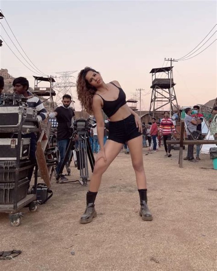 
Radhika Bangia Height, Weight, Net Worth, Age, Birthday, Wikipedia, Who, Nationality, Biography 