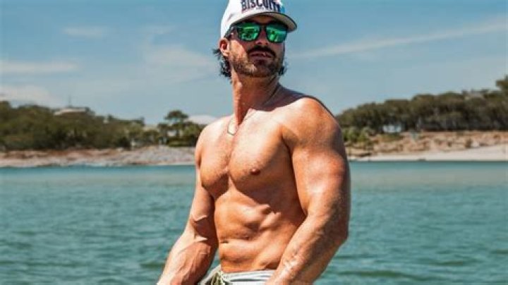 Riley Green Height, Weight, Net Worth, Age, Birthday, Wikipedia, Who, Nationality, Biography