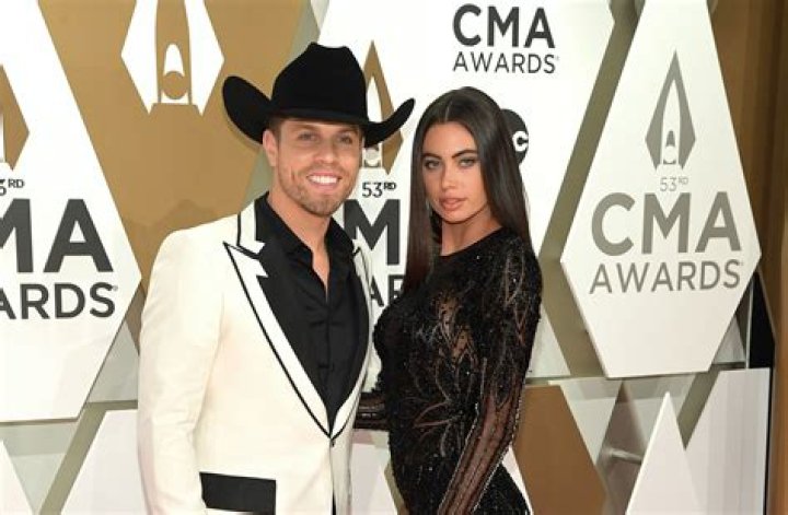 Riveting Facts About Dustin Lynch’s Music, Sexuality and Girlfriend