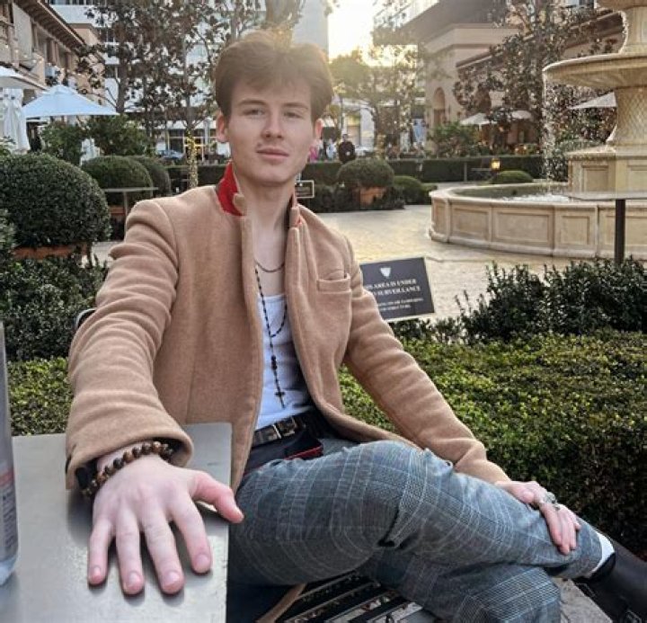 Roan Joseph Bronstein Height, Weight, Net Worth, Age, Wiki, Who, Instagram, Biography