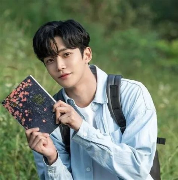 Rowoon Height, Weight, Net Worth, Age, Birthday, Wikipedia, Who, Instagram, Biography