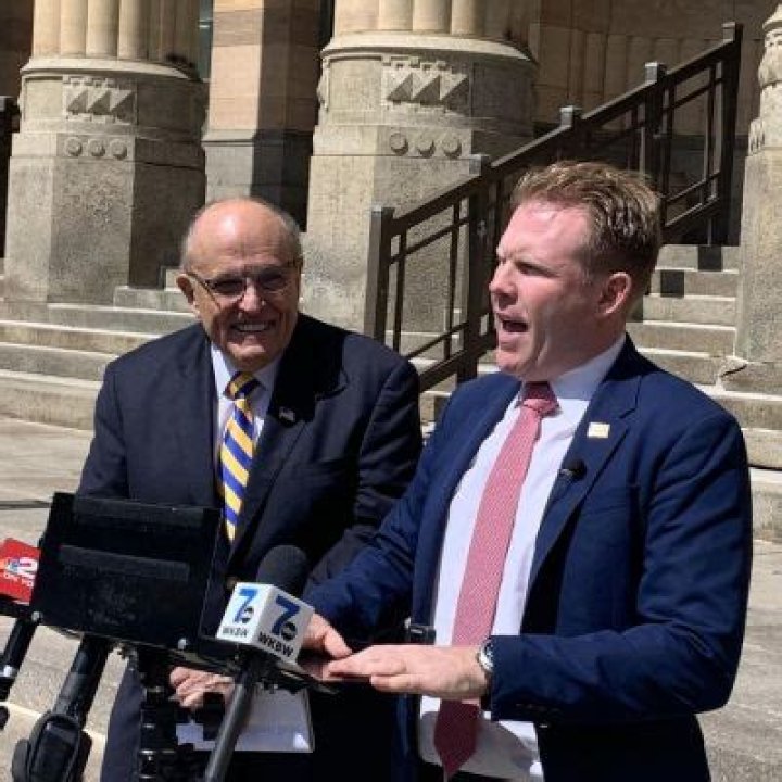 
Rudy Giuliani Was Assaulted And Attacked By An Employee Of A Supermarket 