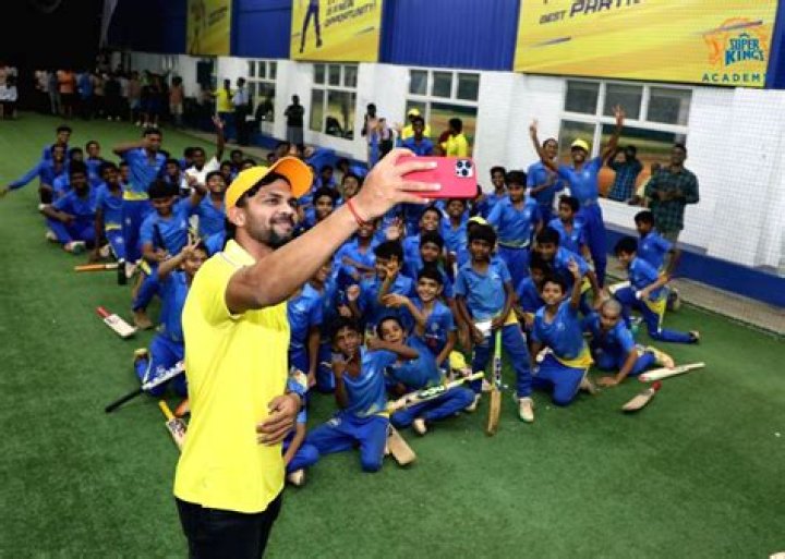 
Ruturaj Gaikwad interacts with students at Super Kings Academy 