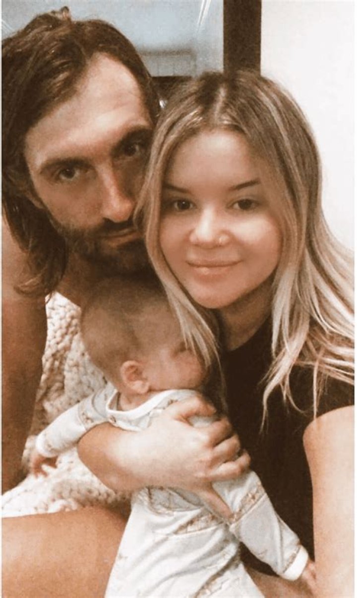 
Ryan Hurd Says He Doesn’t Sing His Own Songs to Son Hayes, 2: ‘I Try Not To’ 