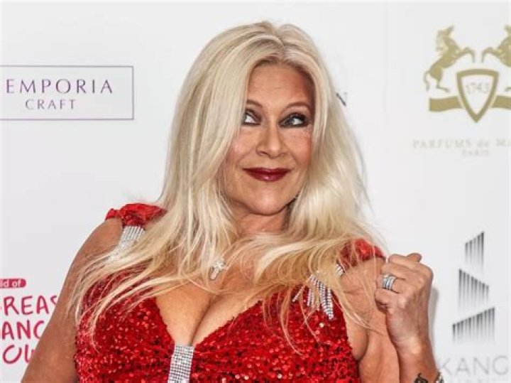 Samantha Karen Fox Height, Weight, Net Worth, Age, Birthday, Wikipedia, Who, Nationality, Biography