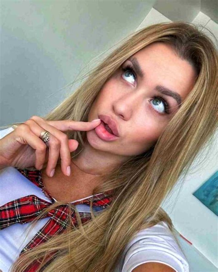 Sarah Mirabelli Height, Weight, Net Worth, Age, Birthday, Wikipedia, Who, Nationality, Biography