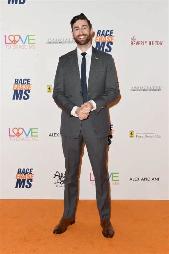 Scott Rogowsky Height, Weight, Net Worth, Age, Birthday, Wikipedia, Who, Instagram, Biography
