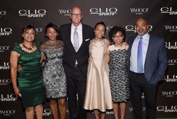 Scott Van Pelt Height, Weight, Net Worth, Age, Birthday, Wikipedia, Who, Nationality, Biography