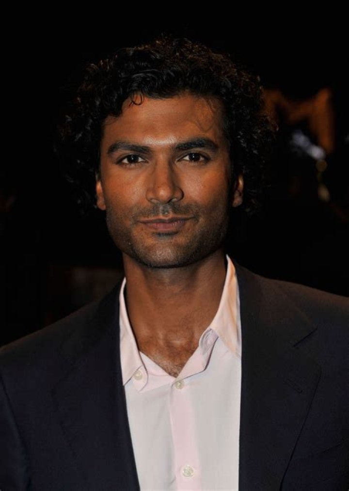 Sendhil Ramamurthy Height, Weight, Net Worth, Age, Birthday, Wikipedia, Who, Nationality, Biography