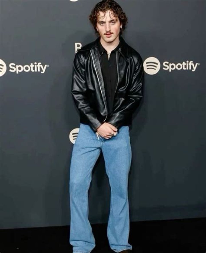 
Shaunyl Benson Height, Weight, Net Worth, Age, Birthday, Wikipedia, Who, Nationality, Biography 