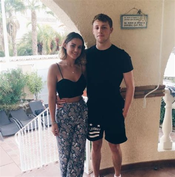 
Sidemen Harry Girlfriend Sasha Appleton Has Quite A Following On Instagram 