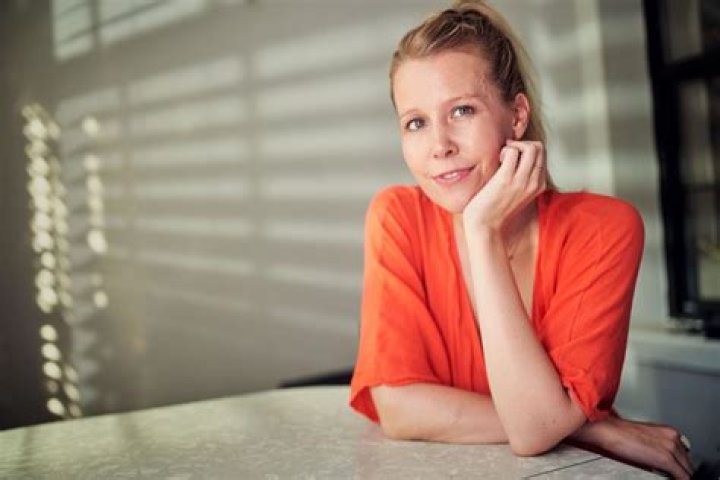 
Singer Writes Original Songs for People Who Are Dying to Celebrate Their Lives and Offer ‘Little Bit of Peace’ 